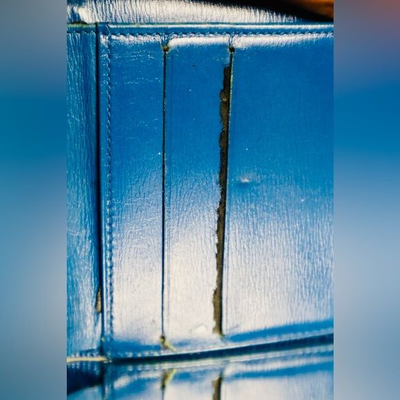 “HOST PICK” Louis Vuitton Epi Porte Monnaie Billets Cartes Credit Wallet - Picture 10 of 12